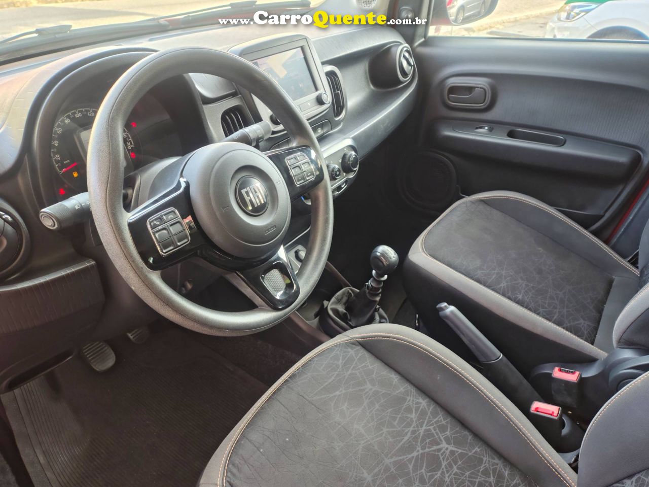 FIAT MOBI 1.0 EVO TREKKING 2024 - Loja