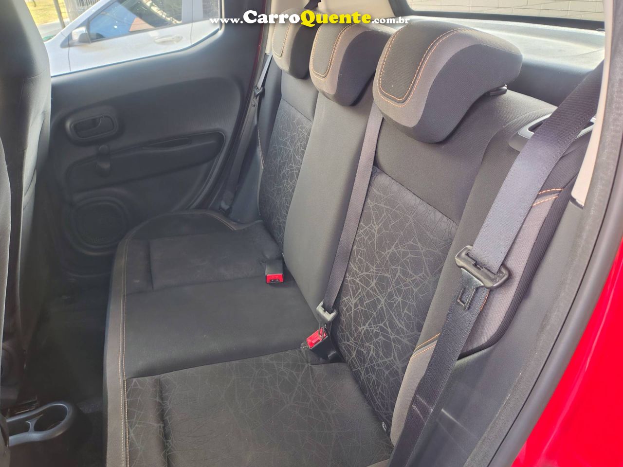 FIAT MOBI 1.0 EVO TREKKING 2024 - Loja