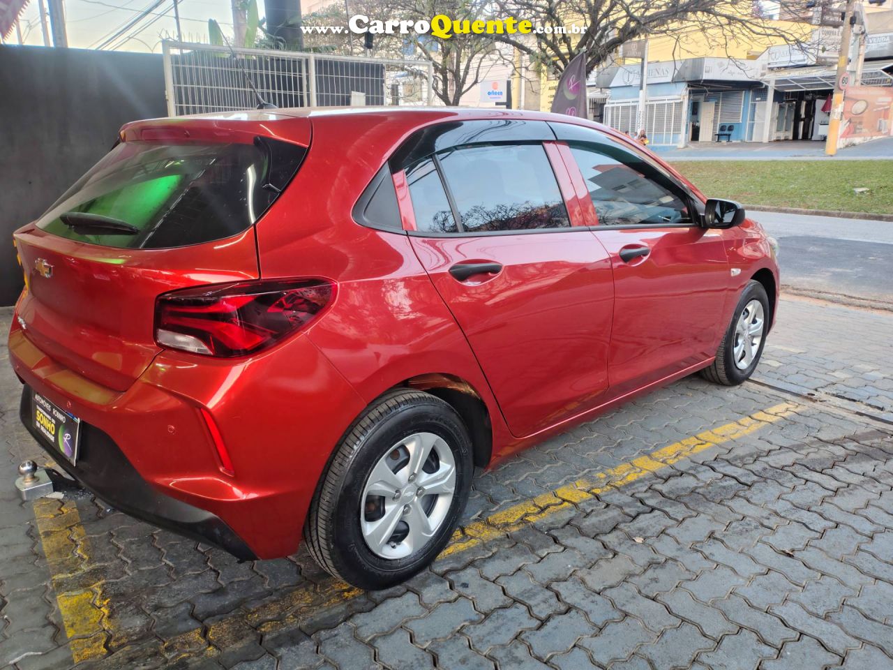 CHEVROLET ONIX 1.0 2020 - Loja