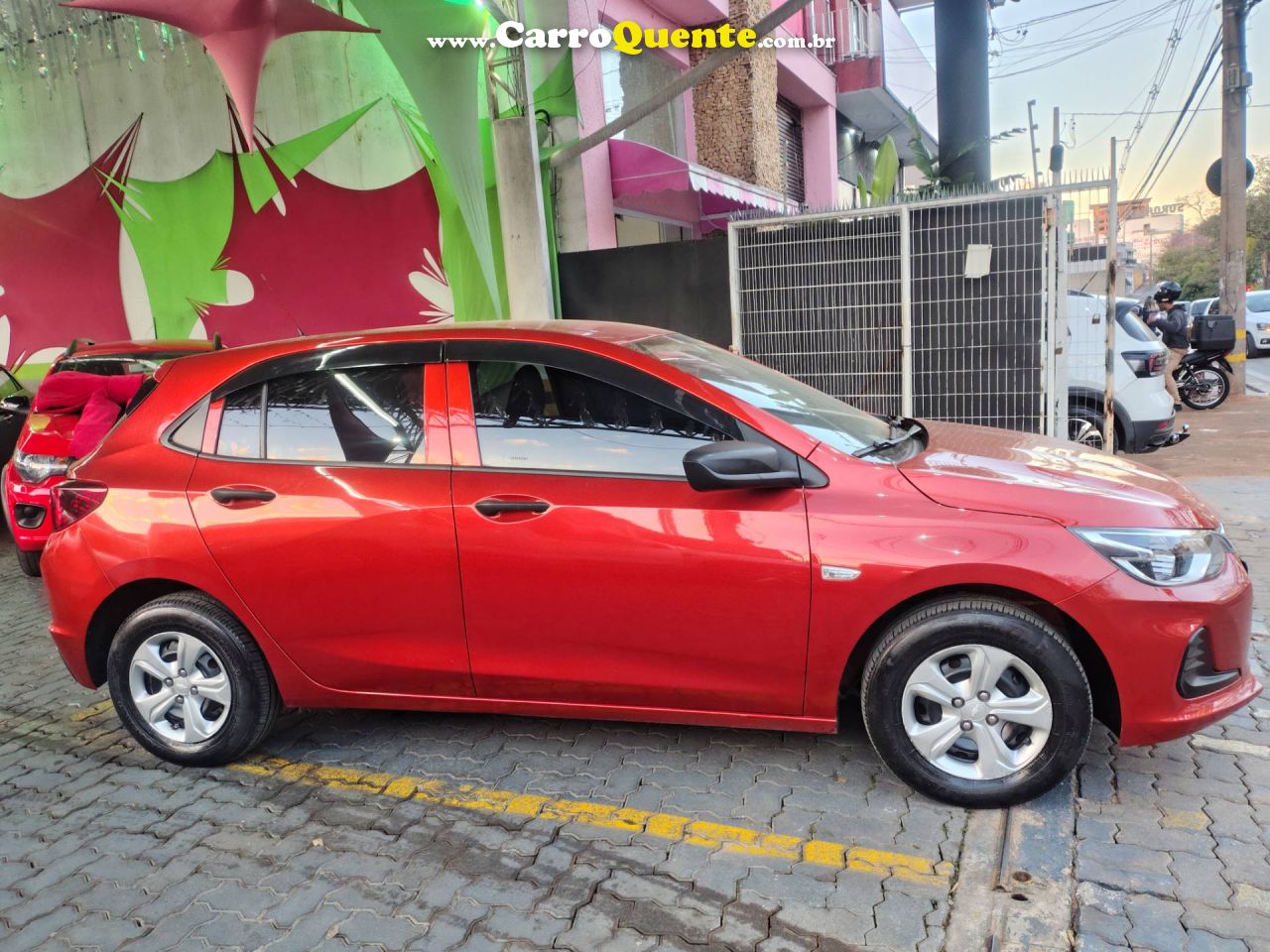 CHEVROLET ONIX 1.0 2020 - Loja