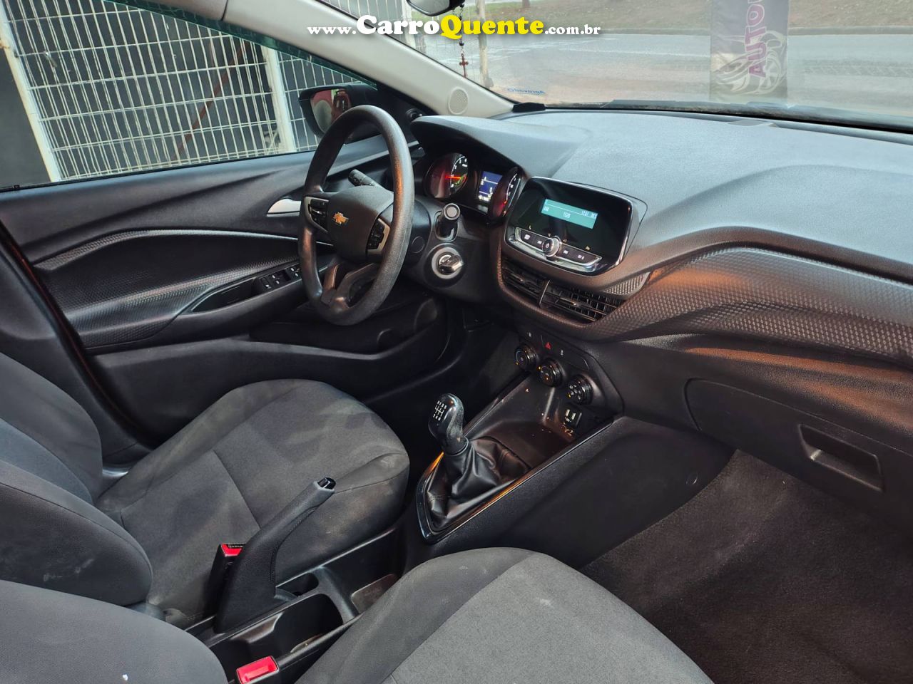 CHEVROLET ONIX 1.0 2020 - Loja