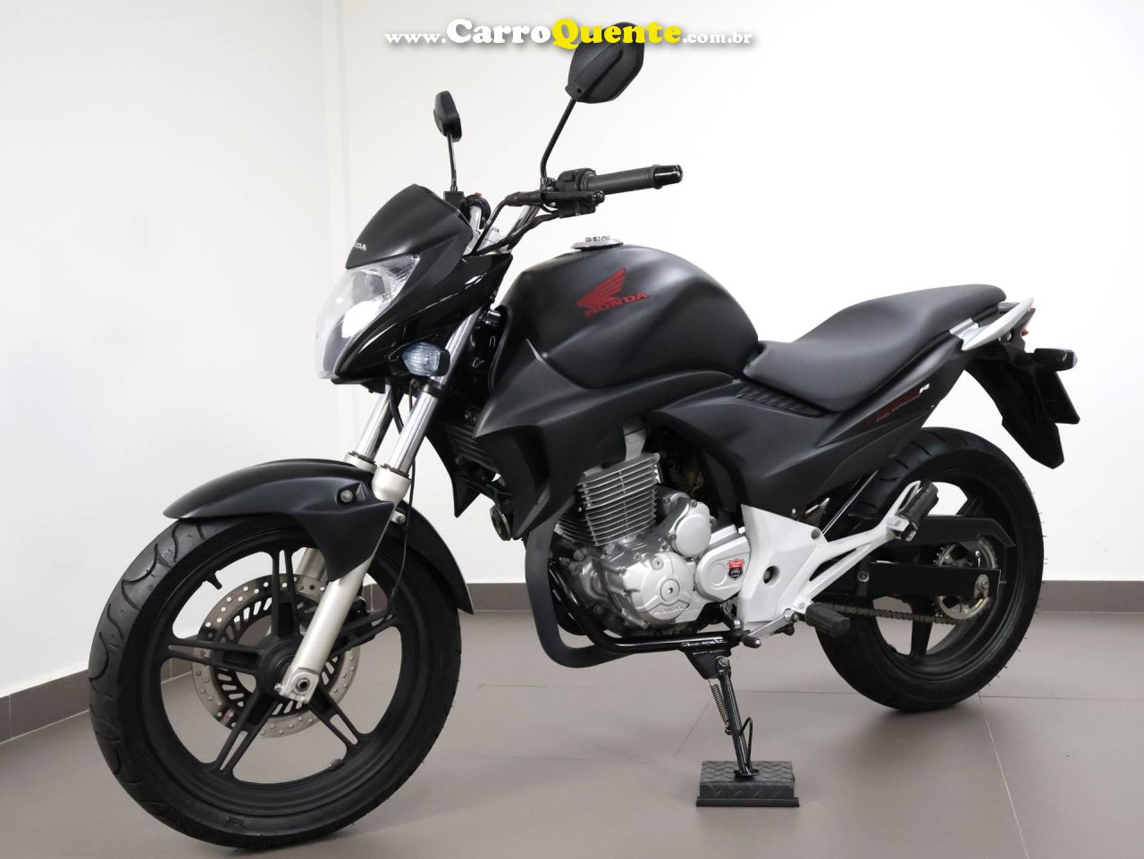 HONDA CB 300R 2011 - Loja
