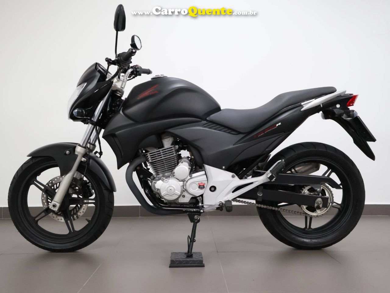 HONDA CB 300R 2011 - Loja