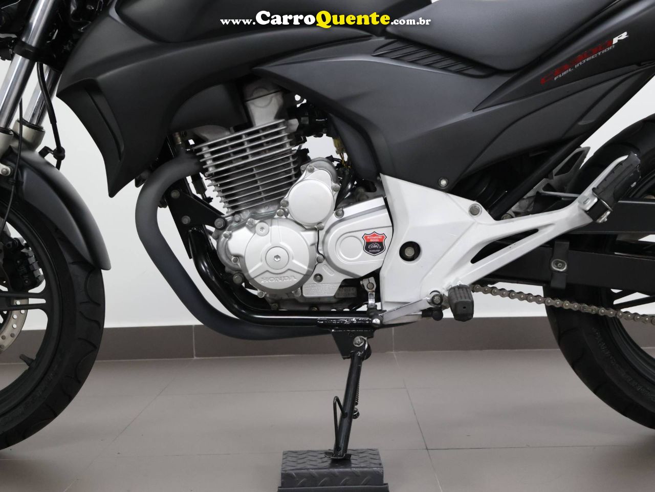 HONDA CB 300R 2011 - Loja