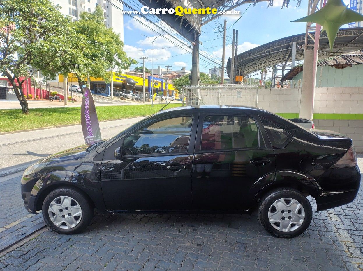 FORD FIESTA 1.6 ROCAM SE SEDAN 8V 2013 - Loja