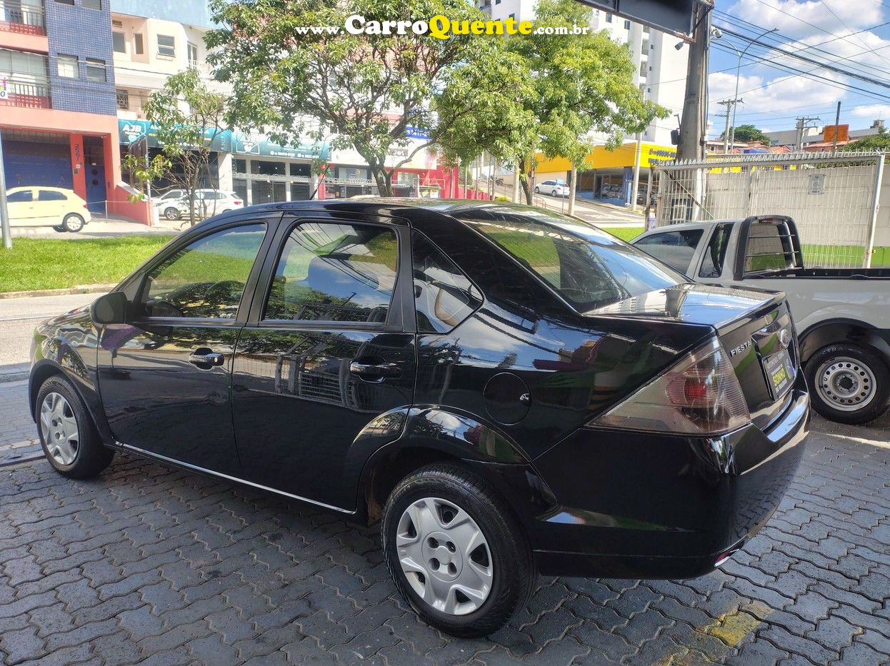 FORD FIESTA 1.6 ROCAM SE SEDAN 8V 2013 - Loja