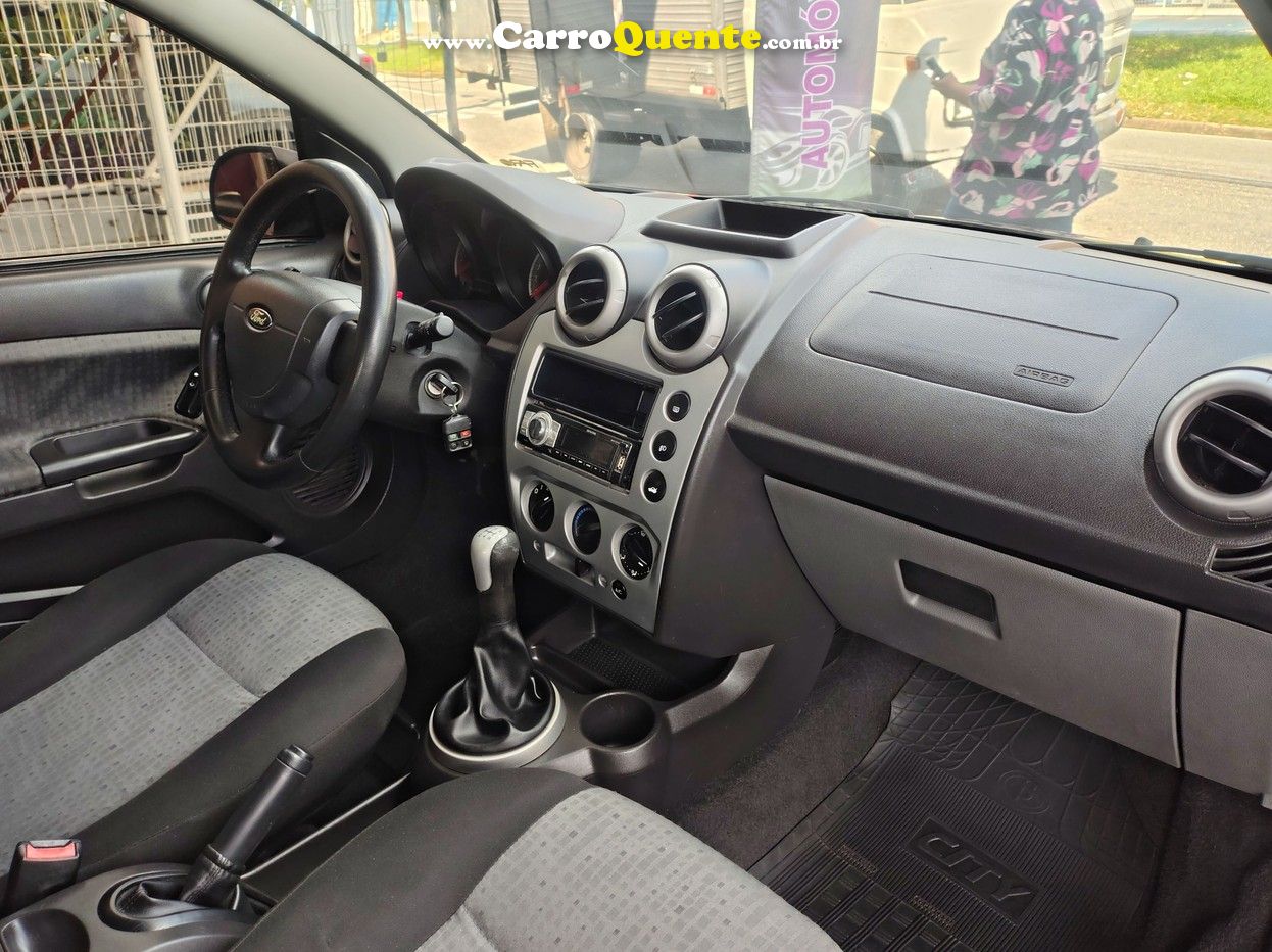 FORD FIESTA 1.6 ROCAM SE SEDAN 8V 2013 - Loja