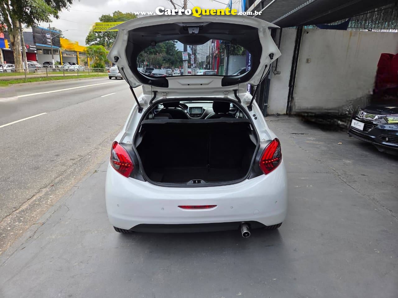 PEUGEOT 208 1.6 GRIFFE 16V 2017 - Loja