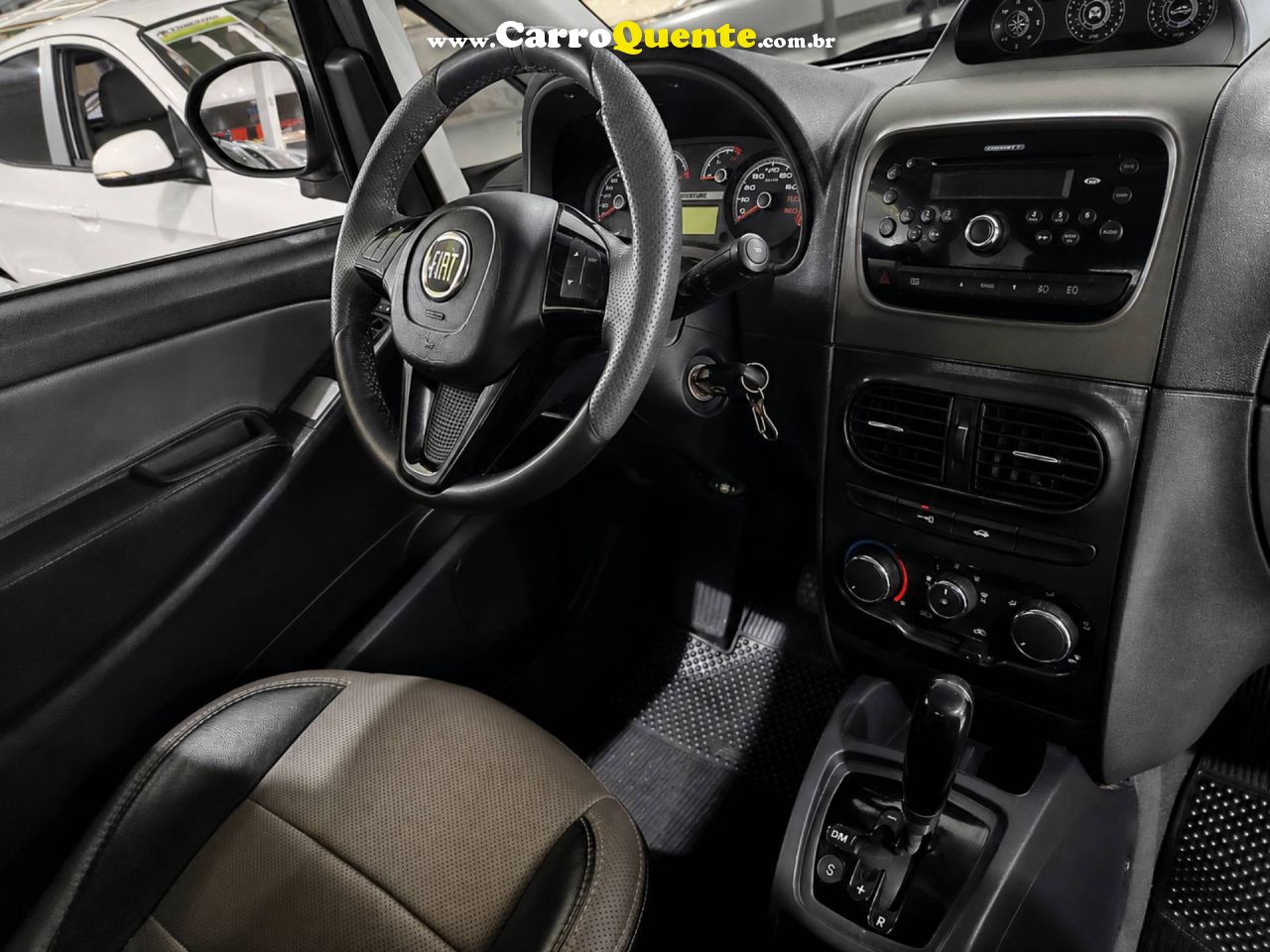 FIAT IDEA 1.8 MPI ADVENTURE 16V 2015 - Loja