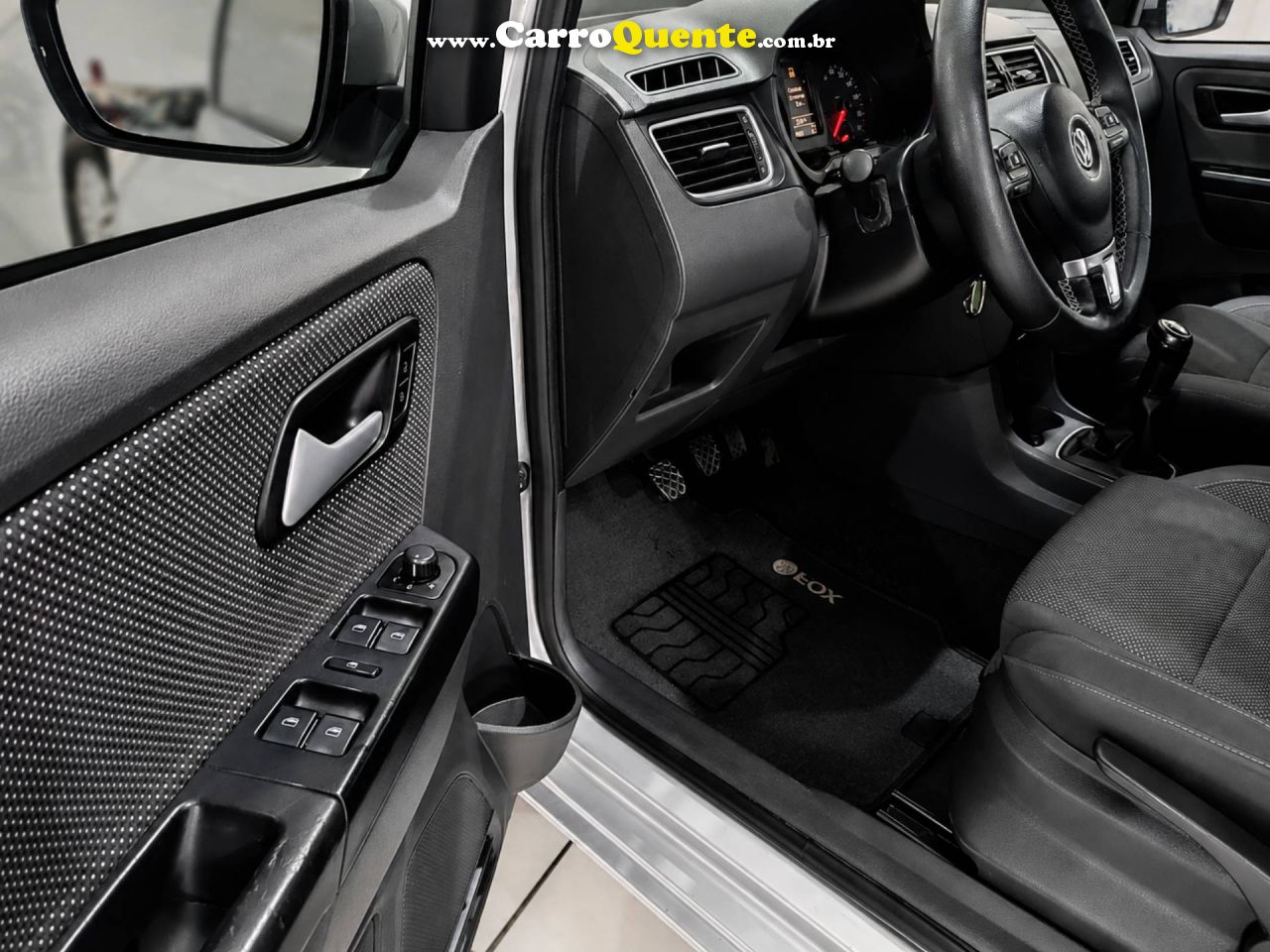 VOLKSWAGEN FOX 1.0 MI TREND 8V 2011 - Loja