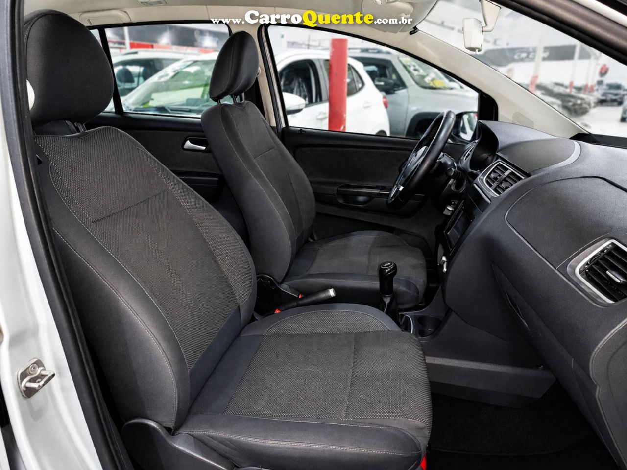VOLKSWAGEN FOX 1.0 MI TREND 8V 2011 - Loja
