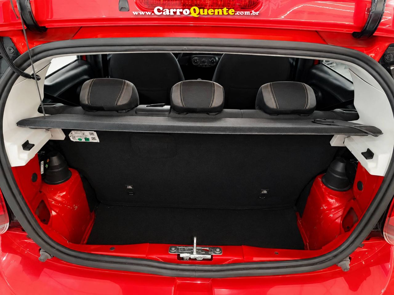 FIAT MOBI 1.0 EVO TREKKING 2024 - Loja