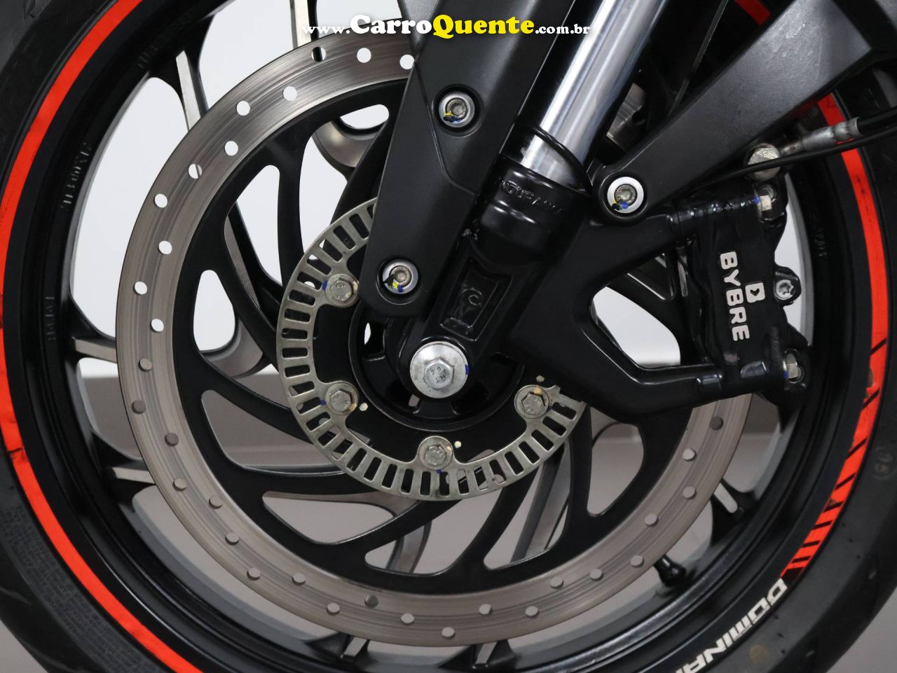 BAJAJ DOMINAR 400 ABS 2025 - Loja