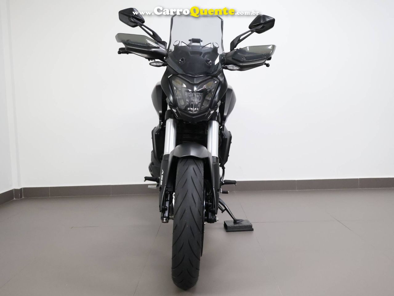 BAJAJ DOMINAR 400 ABS 2025 - Loja