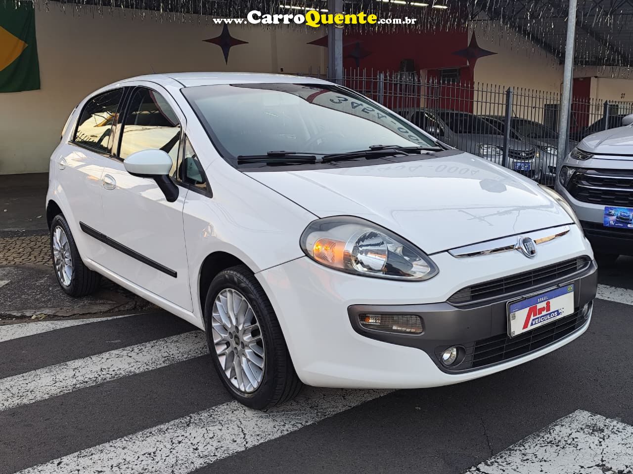 FIAT   PUNTO ESSENCE 1.6 FLEX 16V 5P   BRANCO 2013 1.6 FLEX - Loja