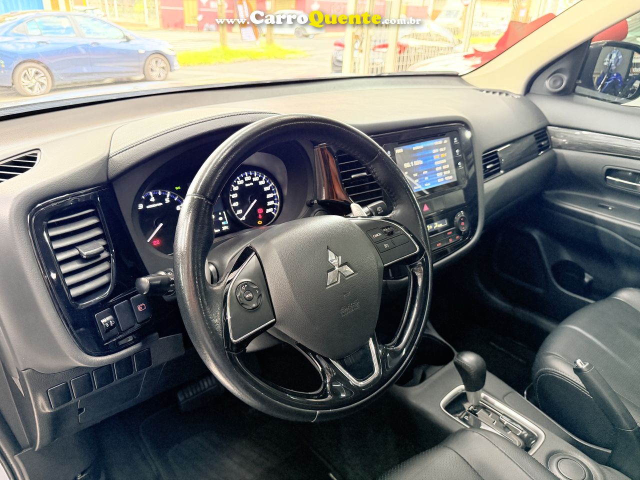 MITSUBISHI   OUTLANDER 2.0 16V 160CV AUT.   PRATA 2016 2.0 GASOLINA - Loja