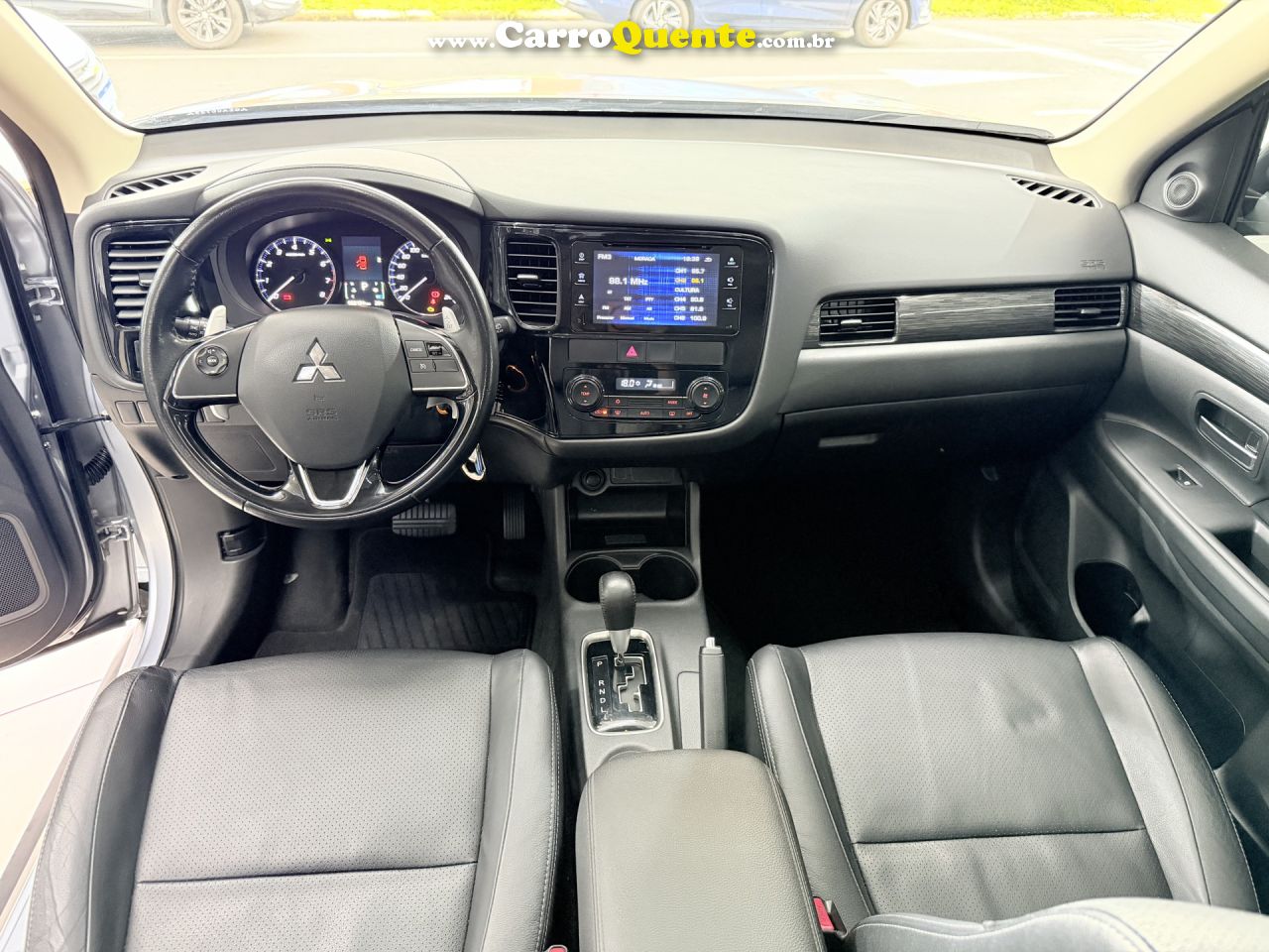 MITSUBISHI   OUTLANDER 2.0 16V 160CV AUT.   PRATA 2016 2.0 GASOLINA - Loja