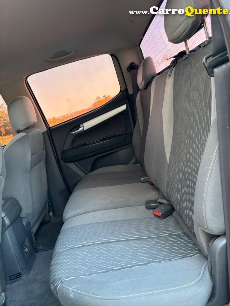 CHEVROLET   S10 PICK-UP LT 2.8 TDI 4X4 CD DIESEL   BRANCO 2014 2.8 DIESEL - Loja