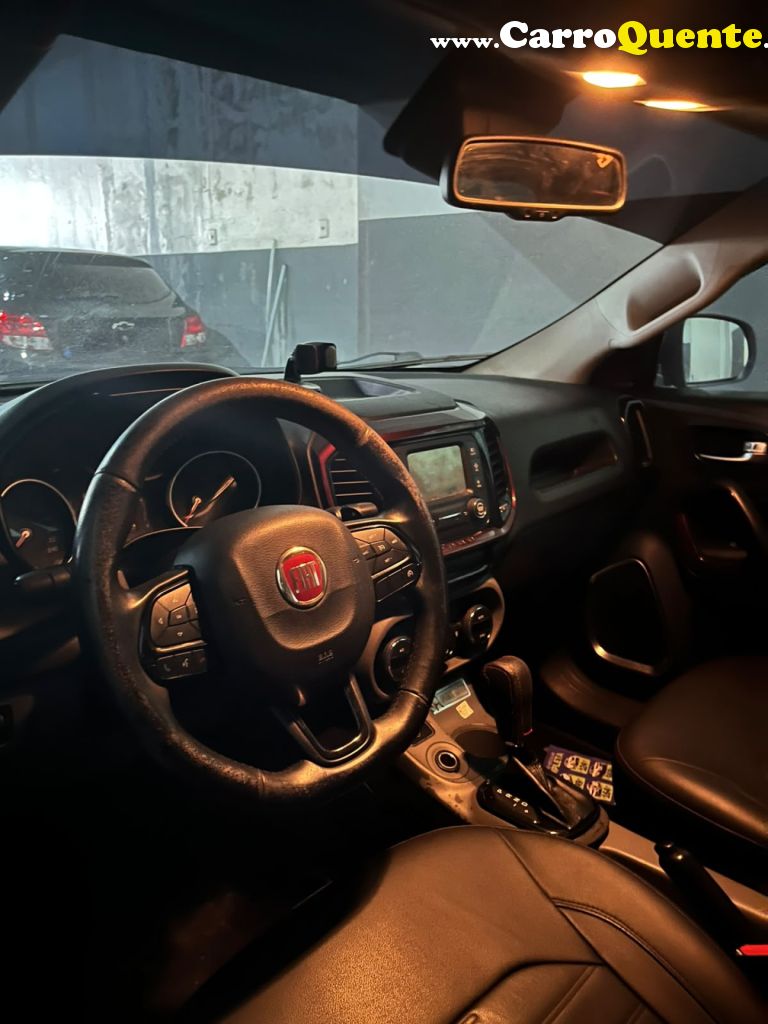 FIAT   TORO FREEDOM AT    MARROM 2017 1.8 FLEX - Loja