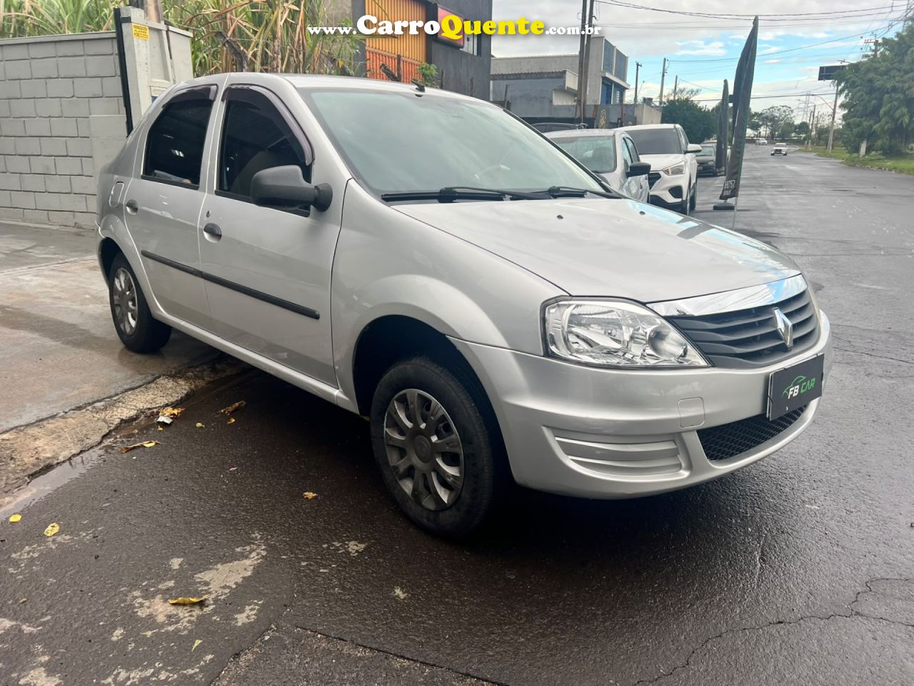 RENAULT   LOGAN AUTHENTIQUE HI-FLEX 1.0 16V 4P   PRATA 2011 1.0 GASOLINA - Loja