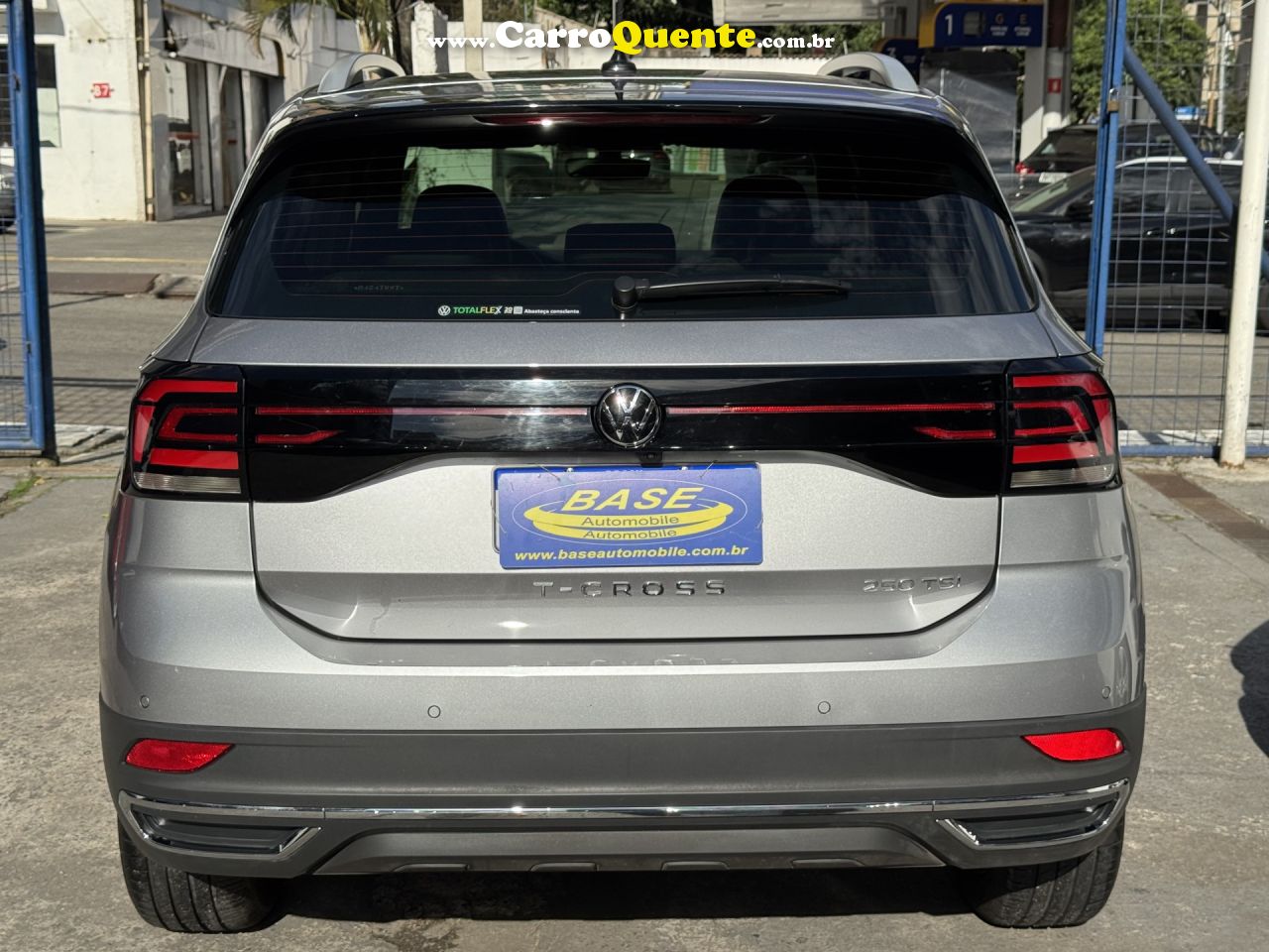 VOLKSWAGEN   T-CROSS HIG. 250 TSI 1.4 FLEX 16V 5P AUT   PRATA 2024 1.4 TSI FLEX - Loja