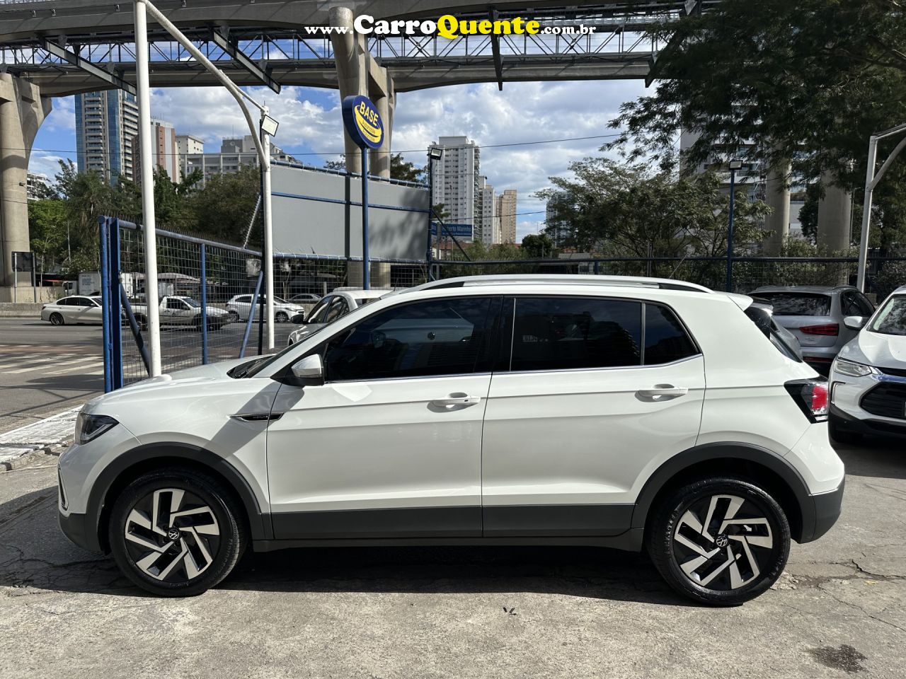 VOLKSWAGEN   T-CROSS HIG. 250 TSI 1.4 FLEX 16V 5P AUT   BRANCO 2025 1.4 TSI FLEX - Loja