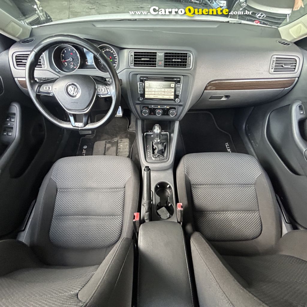 VOLKSWAGEN   JETTA COMFORTLINE 2.0 T.FLEX 8V 4P TIPT.   BRANCO 2015 2.0 GASOLINA - Loja