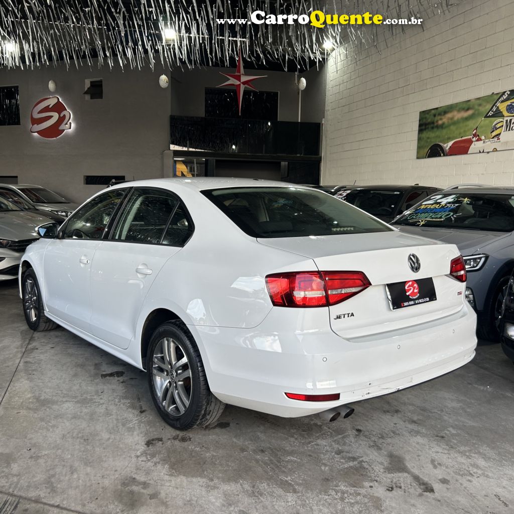 VOLKSWAGEN   JETTA COMFORTLINE 2.0 T.FLEX 8V 4P TIPT.   BRANCO 2015 2.0 GASOLINA - Loja
