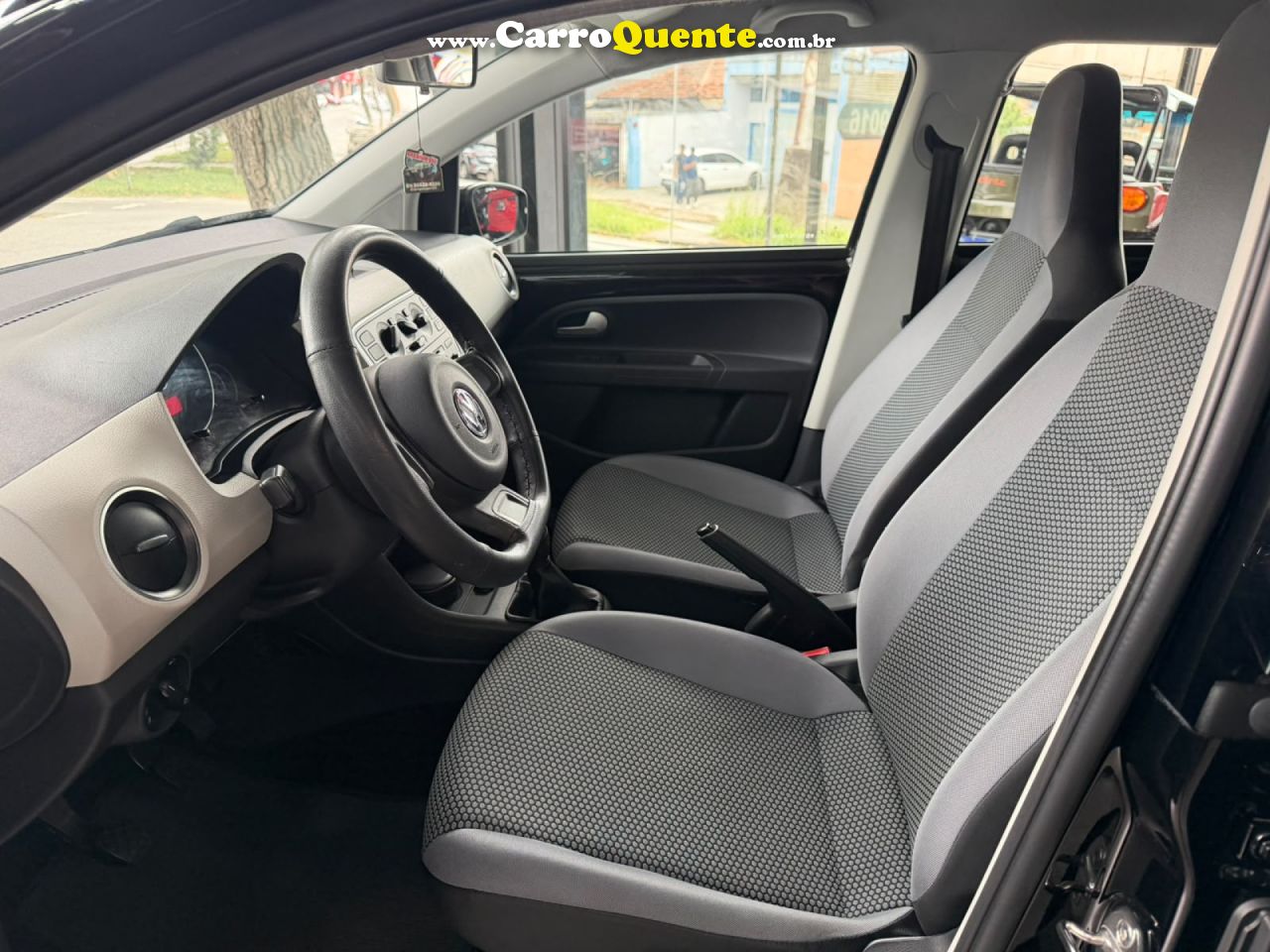 VOLKSWAGEN   UP! MOVE 1.0 TSI TOTAL FLEX 12V 5P   PRETO 2016 1.0 FLEX - Loja