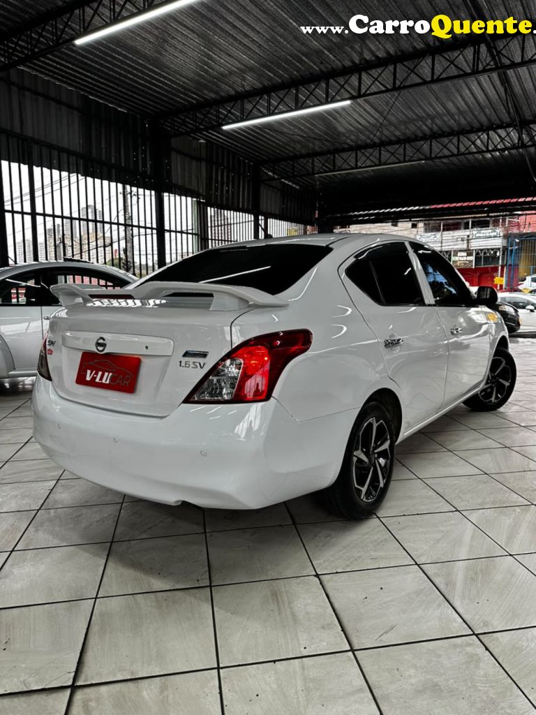 NISSAN   VERSA SV 1.6 16V FLEX FUEL 4P MEC.   BRANCO 2013 1.6 FLEX - Loja