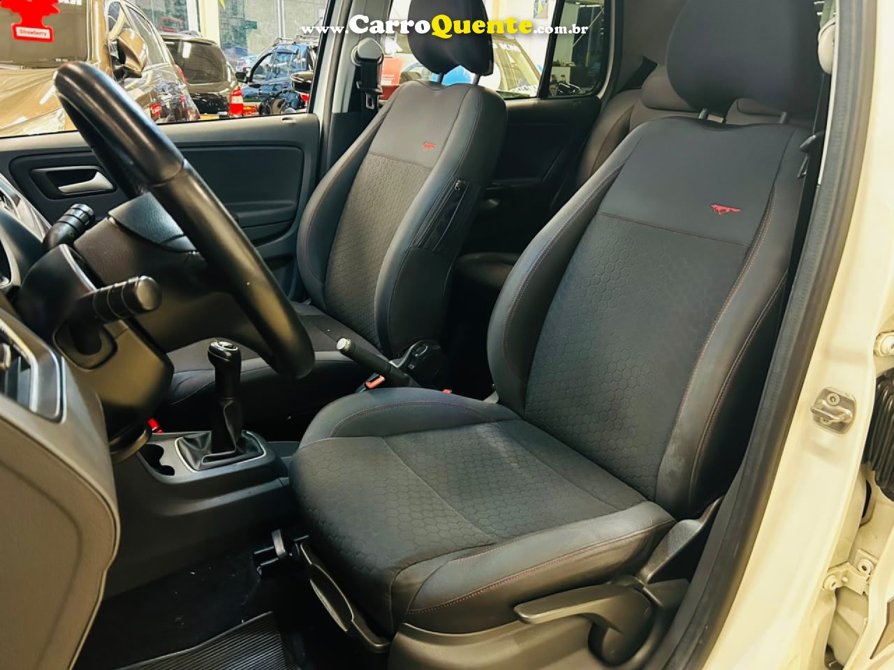 VOLKSWAGEN   CROSSFOX 1.6 MI TOTAL FLEX 8V 5P   BRANCO 2013 1.6 FLEX - Loja