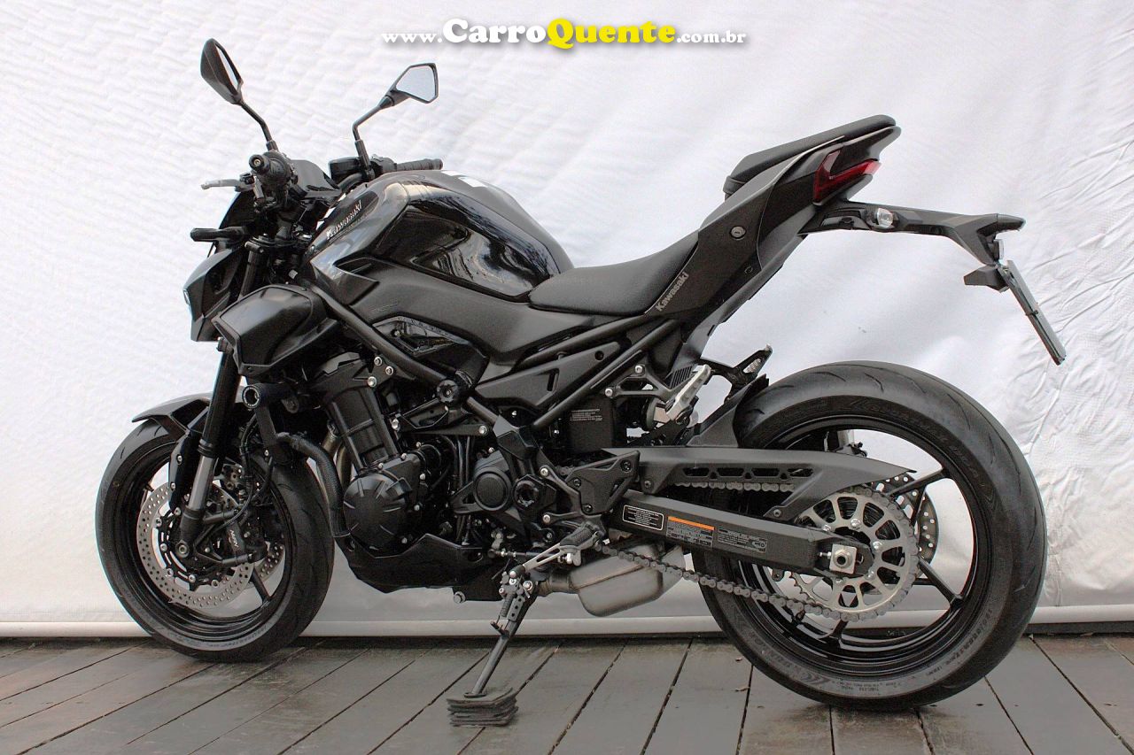 KAWASAKI Z900 2026 - Loja