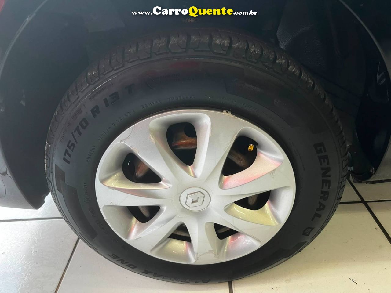 RENAULT CLIO 1.0 EXPRESSION 16V 2016 - Loja