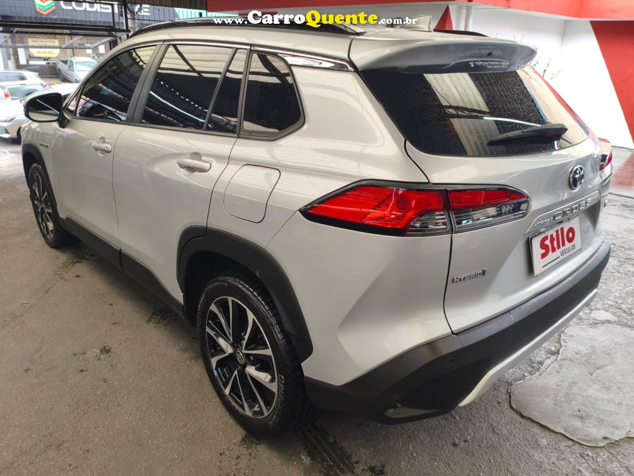 TOYOTA   COROLLA CROSS XRX 1.8 16V AUT.(HYBRID)   PRATA 2023 1.8 GASOLINA E ELÉTRICO - Loja