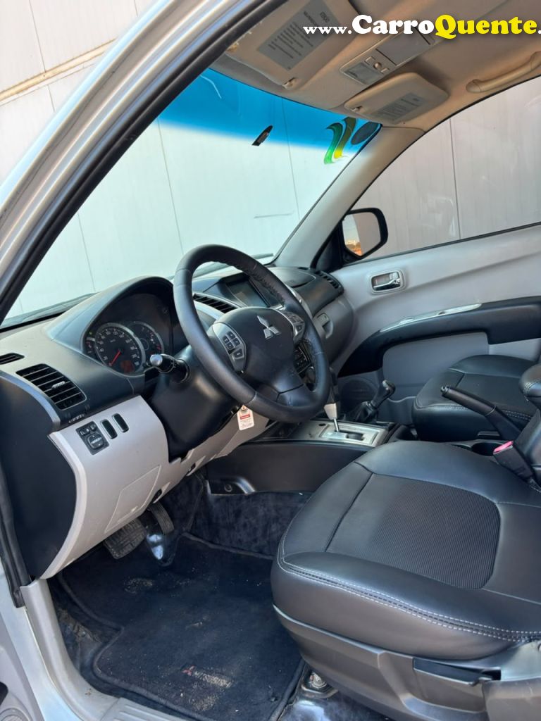 MITSUBISHI   L200 TRITON HPE 3.2 CD TB INT.DIESEL AUT   PRATA 2016 3.2 GASOLINA - Loja
