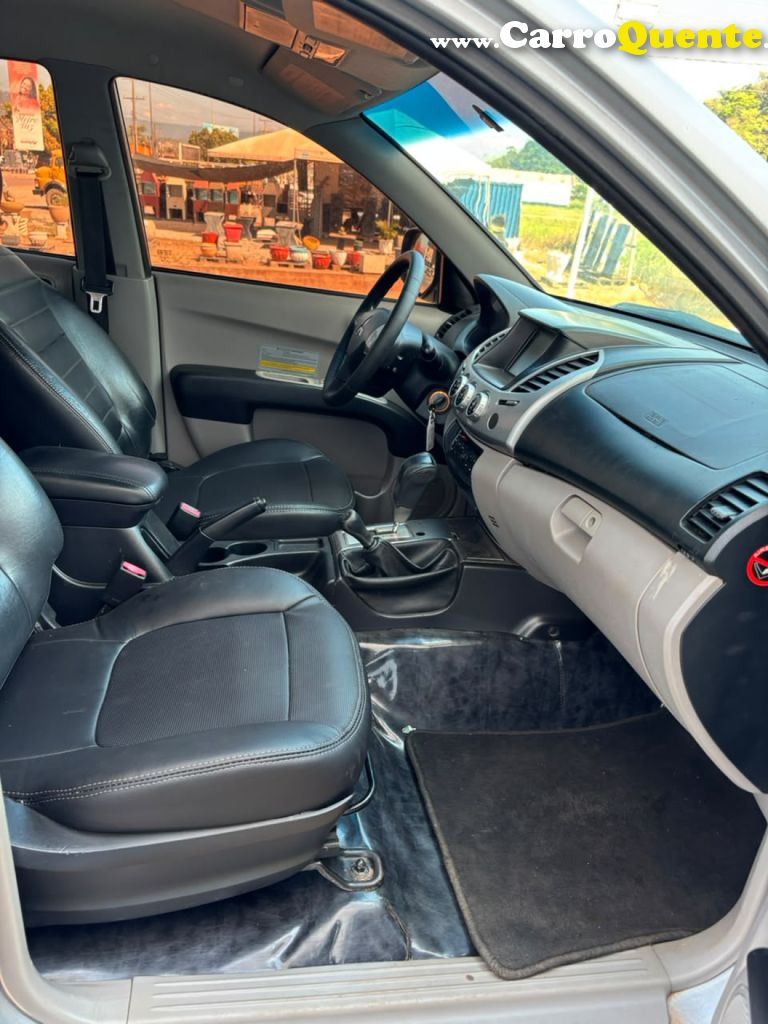 MITSUBISHI   L200 TRITON HPE 3.2 CD TB INT.DIESEL AUT   PRATA 2016 3.2 GASOLINA - Loja