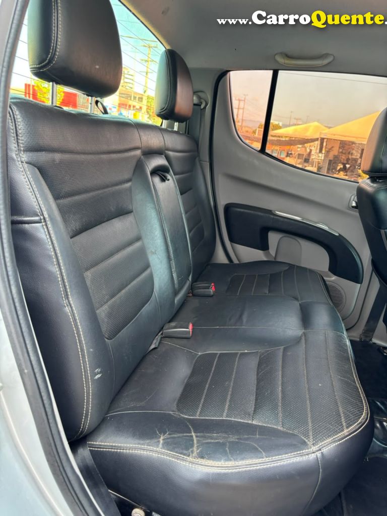 MITSUBISHI   L200 TRITON HPE 3.2 CD TB INT.DIESEL AUT   PRATA 2016 3.2 GASOLINA - Loja
