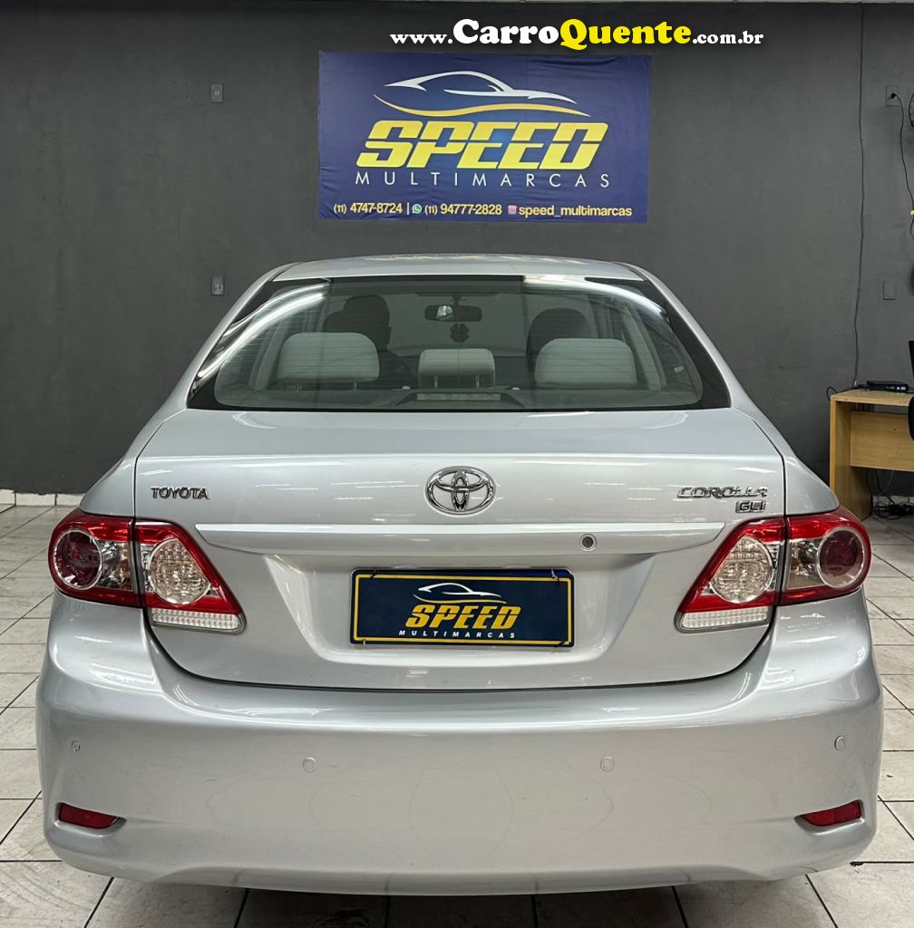 TOYOTA   COROLLA GLI 1.8 FLEX 16V  AUT.   PRATA 2013 1.8 FLEX - Loja