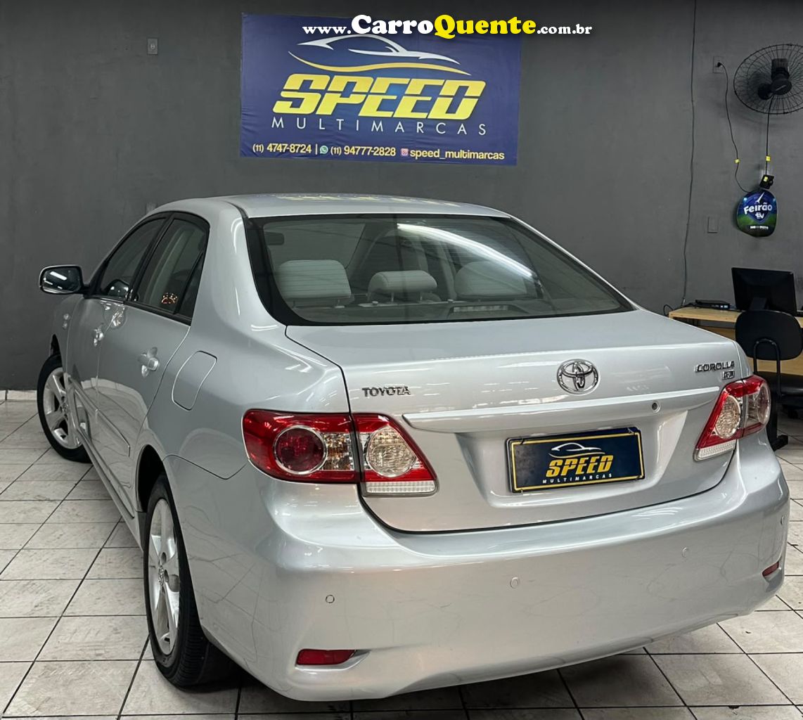 TOYOTA   COROLLA GLI 1.8 FLEX 16V  AUT.   PRATA 2013 1.8 FLEX - Loja