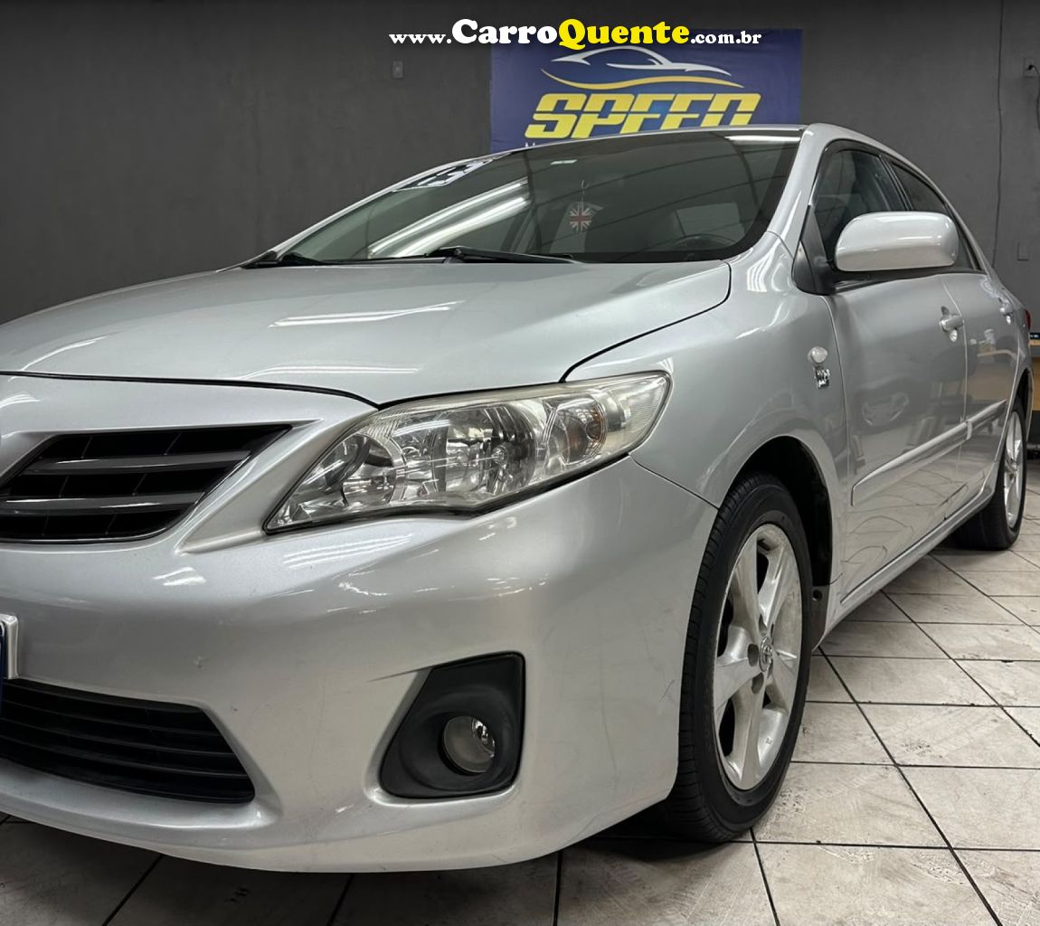 TOYOTA   COROLLA GLI 1.8 FLEX 16V  AUT.   PRATA 2013 1.8 FLEX - Loja
