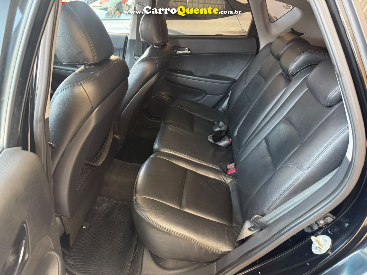 HYUNDAI   I30 2.0 16V 145CV 5P AUT.   PRETO 2011 2.0 GASOLINA - Loja