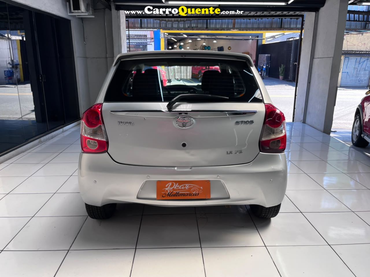 TOYOTA   ETIOS HB XS    PRATA 2015 1.5 FLEX - Loja