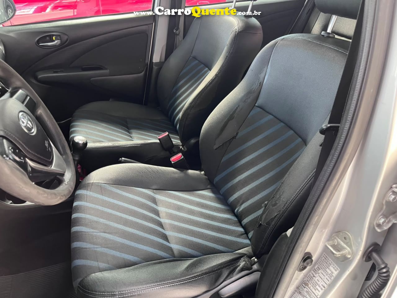 TOYOTA   ETIOS HB XS    PRATA 2015 1.5 FLEX - Loja