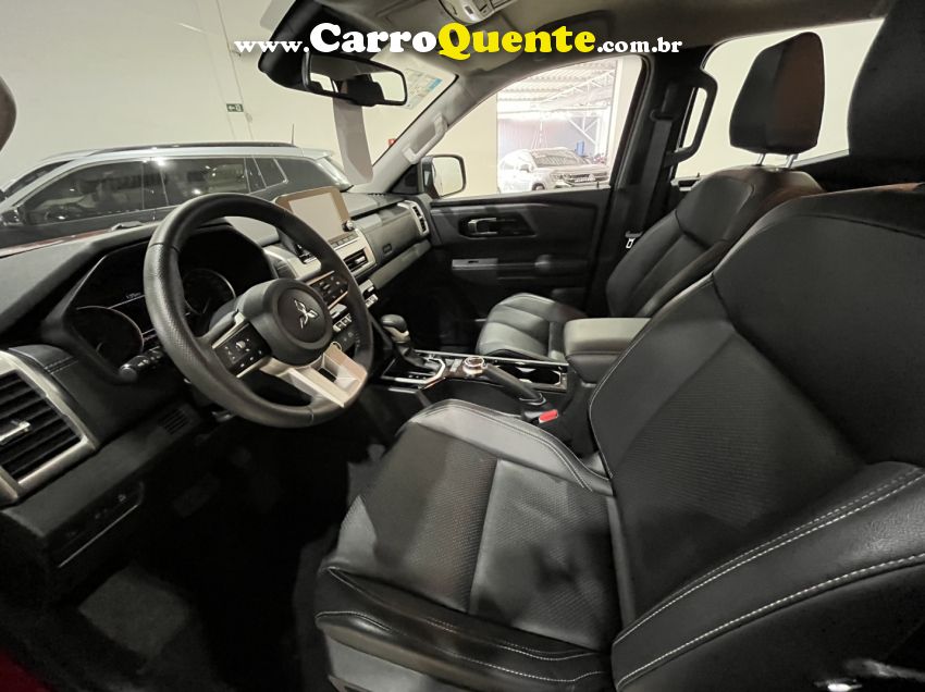 Mitsubishi TRITON 2.4 BITURBO DIESEL CD HPE-S 4X4 AUTOMÁTICO - Loja