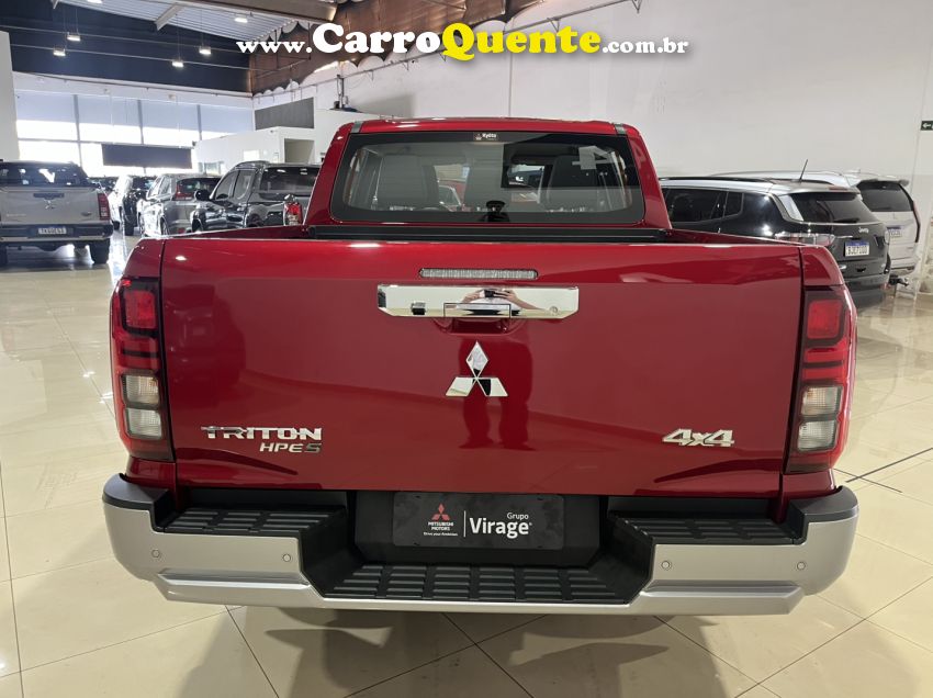 Mitsubishi TRITON 2.4 BITURBO DIESEL CD HPE-S 4X4 AUTOMÁTICO - Loja