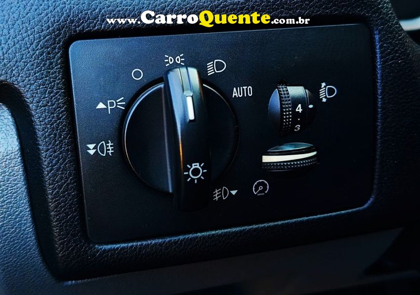 Ford FOCUS 2.0 FC 16V FLEX 4P AUTOMÁTICO - Loja
