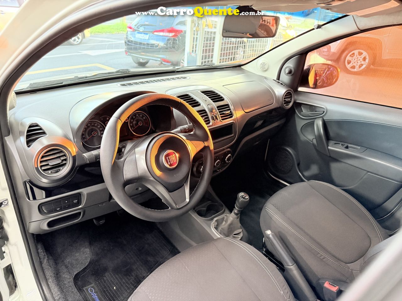 FIAT   GRAND SIENA ATTRACTIVE 1.0 FLEX 8V 4P   BRANCO 2018 1.0 FLEX - Loja