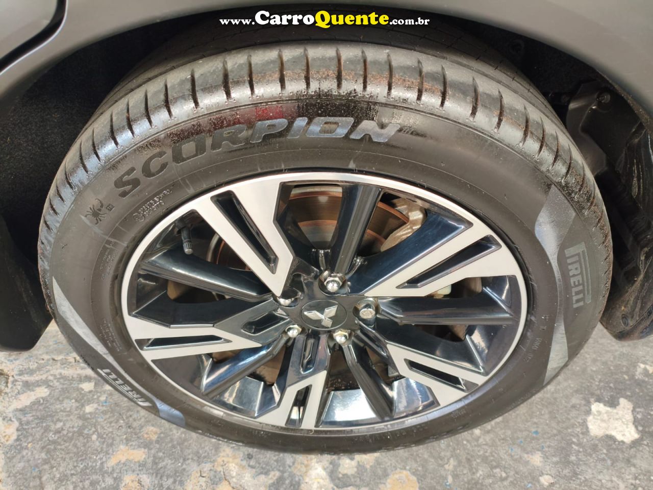 MITSUBISHI   ECLIPSE CROSS HPE 1.5 16V 165CV AUT.   PRETO 2023 1.5 GASOLINA - Loja