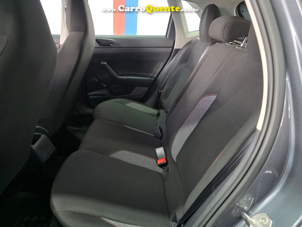 VOLKSWAGEN   POLO TRACK 1.0 FLEX 12V 5P   CINZA 2024 1.0 FLEX - Loja