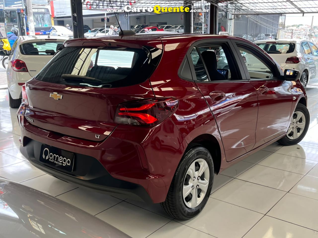CHEVROLET   ONIX HATCH LT 1.0 12V FLEX 5P MEC.   VERMELHO 2024 1.0 FLEX - Loja